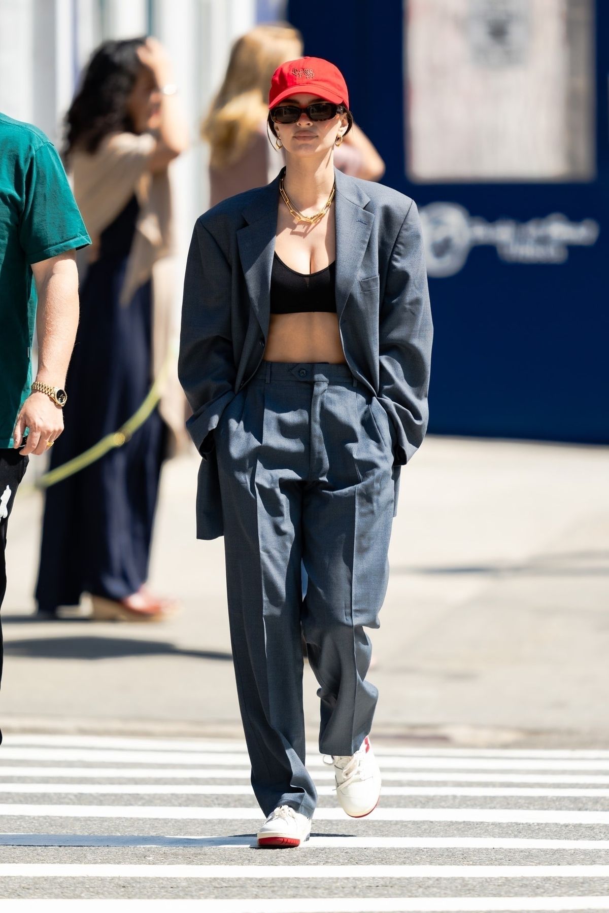 blazer phối áo ngực