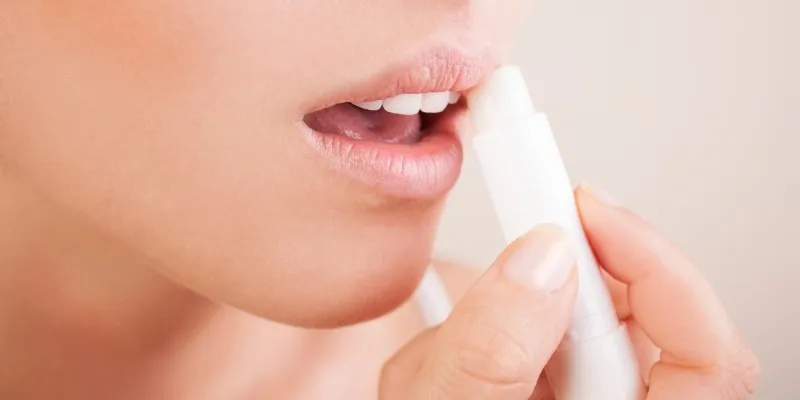 Trang điểm môi chống lão hóa: Phân tích chuyên sâu