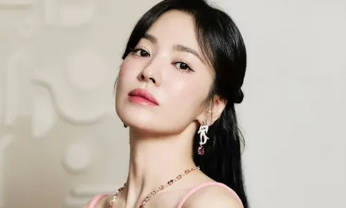 Song Hye Kyo: 8 công thức phối quần jeans kinh điển