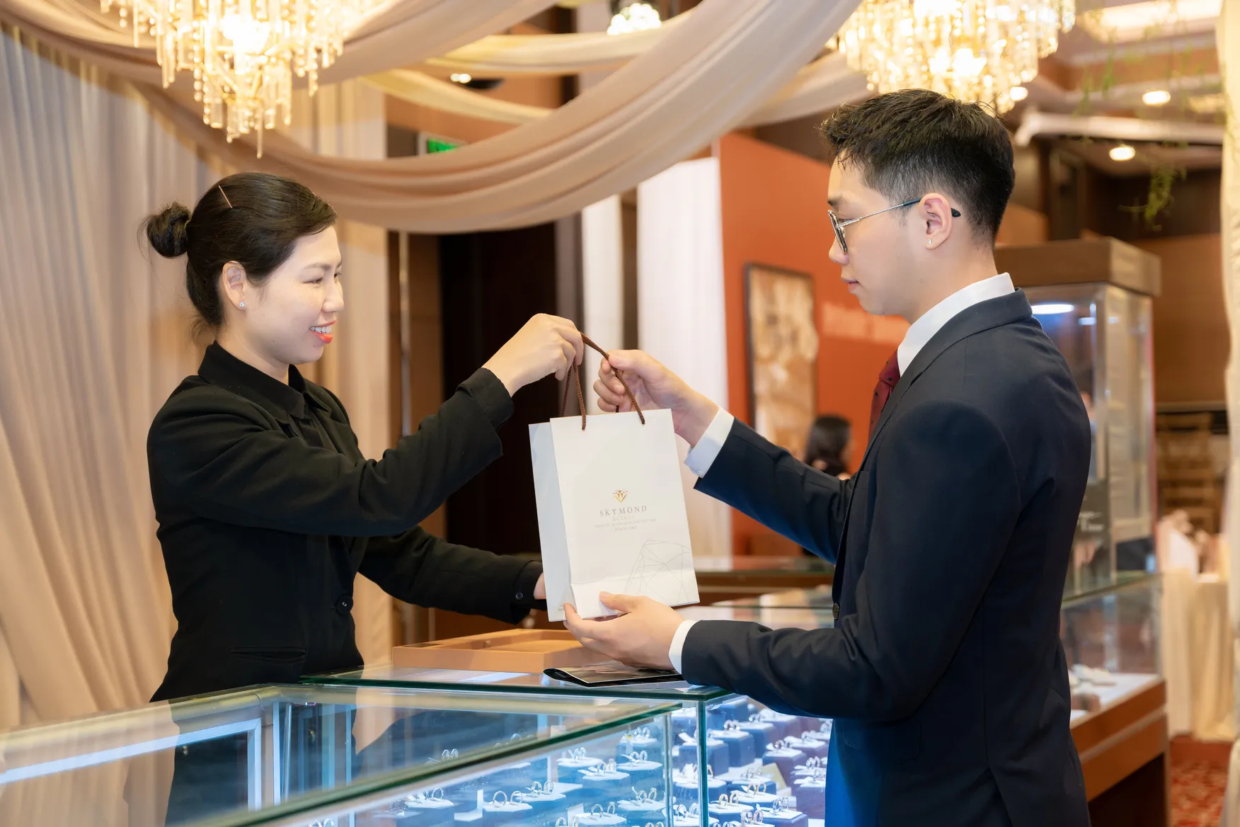 Nên Mua Nhẫn Cưới Trước Bao Lâu? Bí Quyết Chọn Nhẫn Cưới Đẹp Và Ý Nghĩa